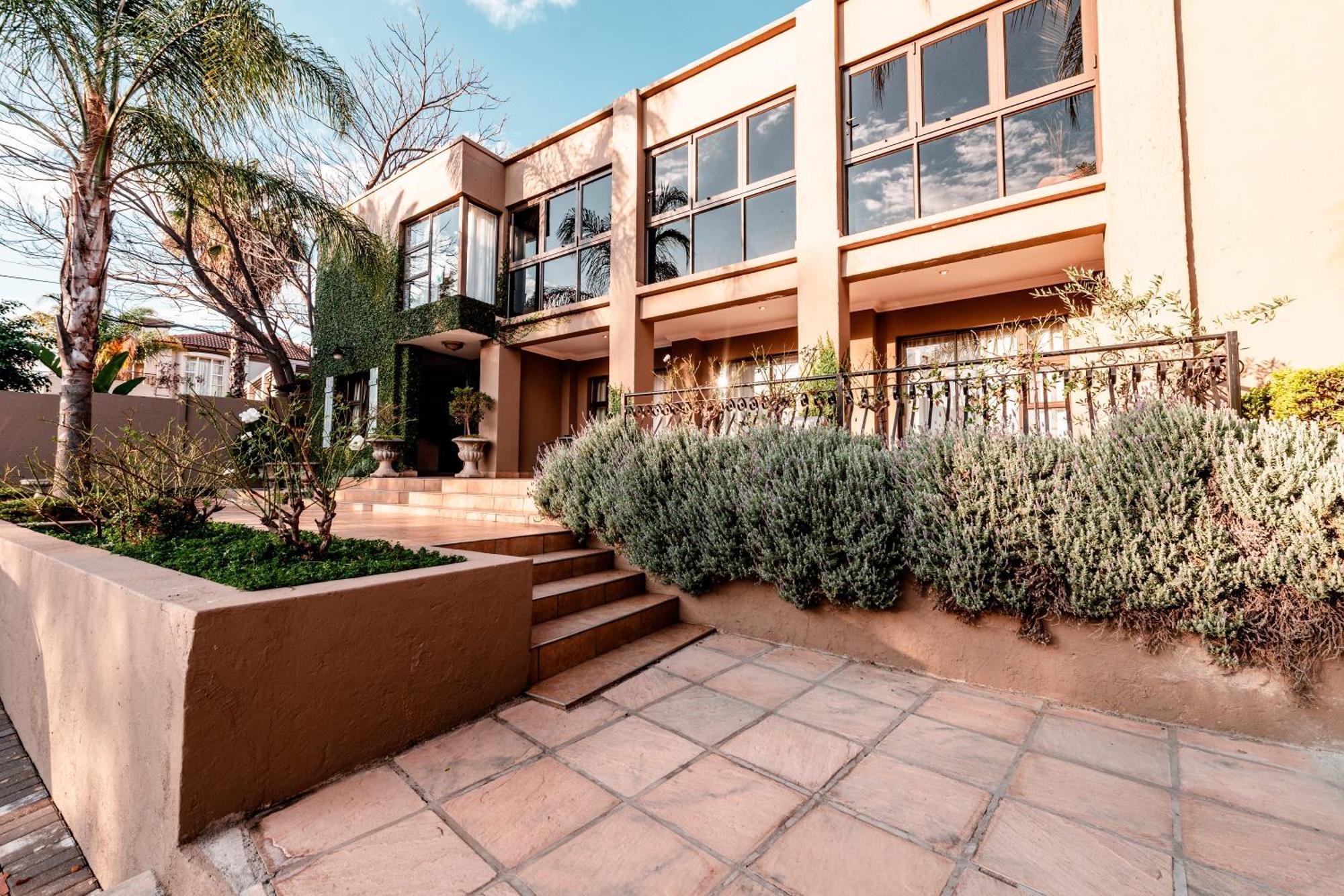 Chateau La Mer Exclusive Guesthouse & Spa Hartbeespoort Exteriör bild