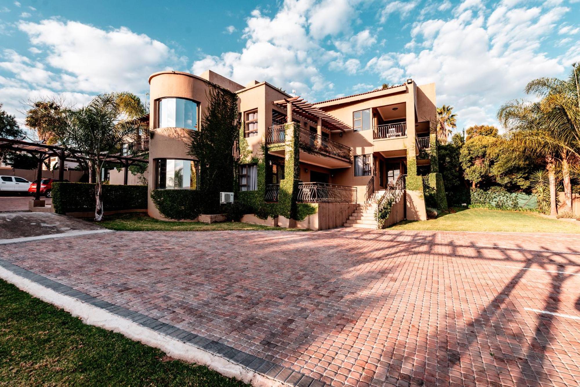 Chateau La Mer Exclusive Guesthouse & Spa Hartbeespoort Exteriör bild