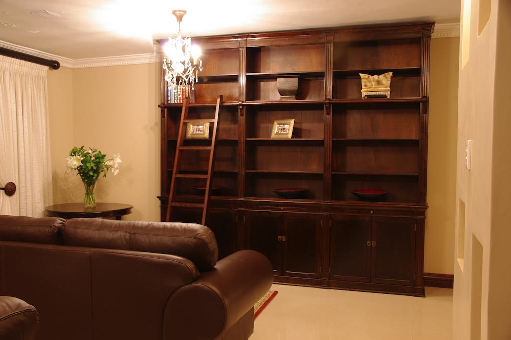 Chateau La Mer Exclusive Guesthouse & Spa Hartbeespoort Exteriör bild