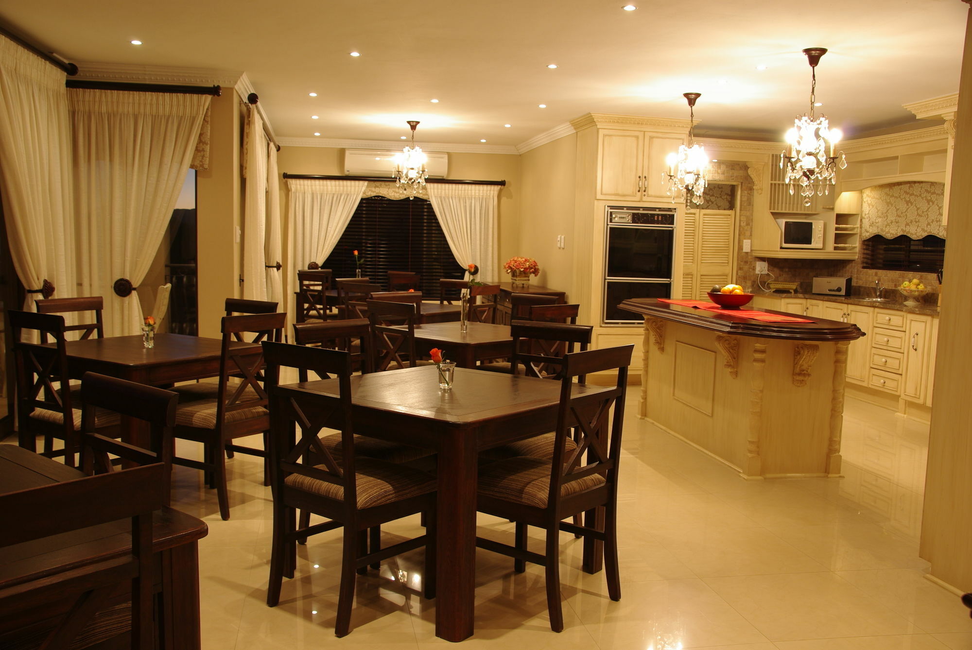 Chateau La Mer Exclusive Guesthouse & Spa Hartbeespoort Exteriör bild