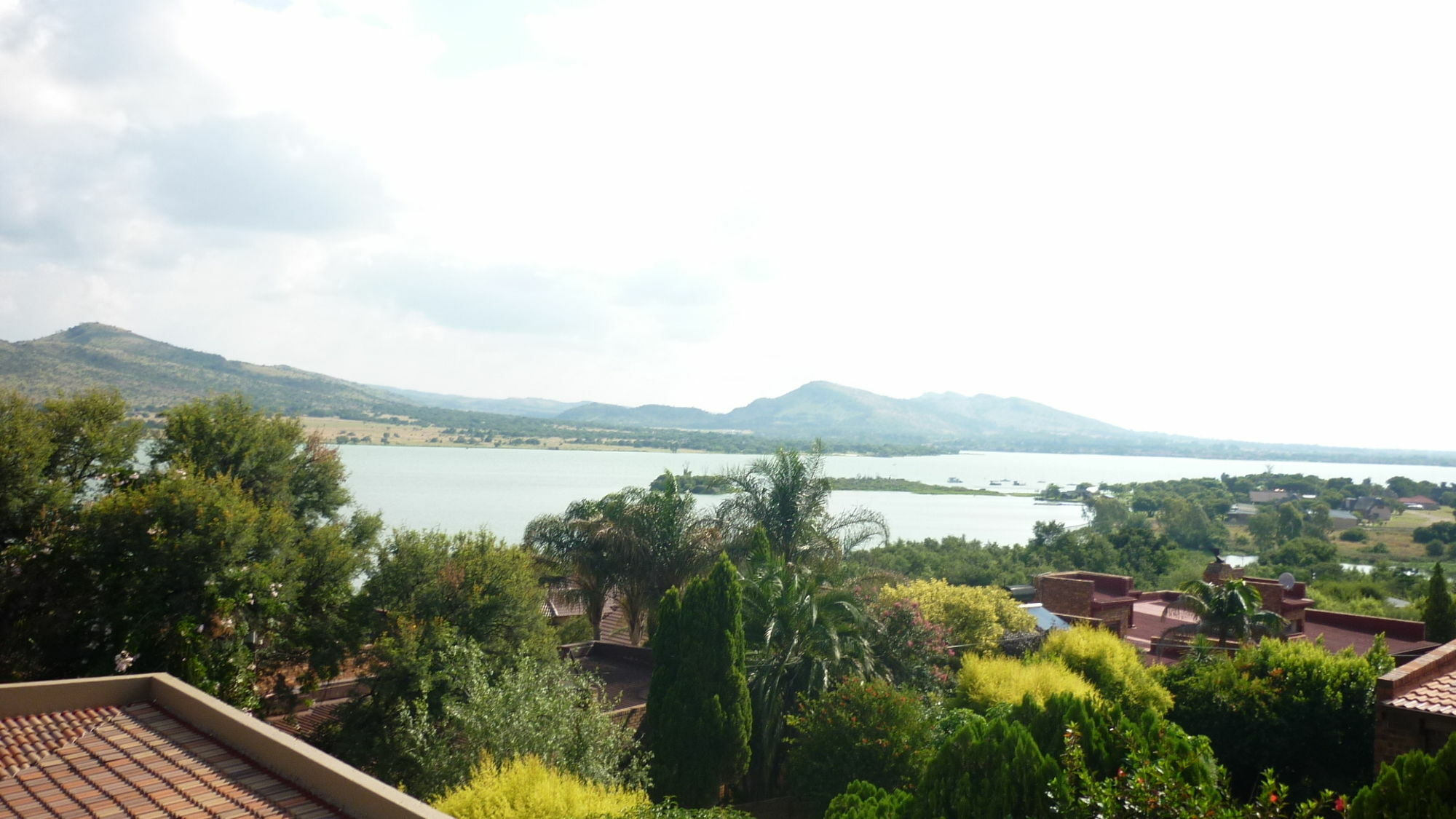 Chateau La Mer Exclusive Guesthouse & Spa Hartbeespoort Exteriör bild