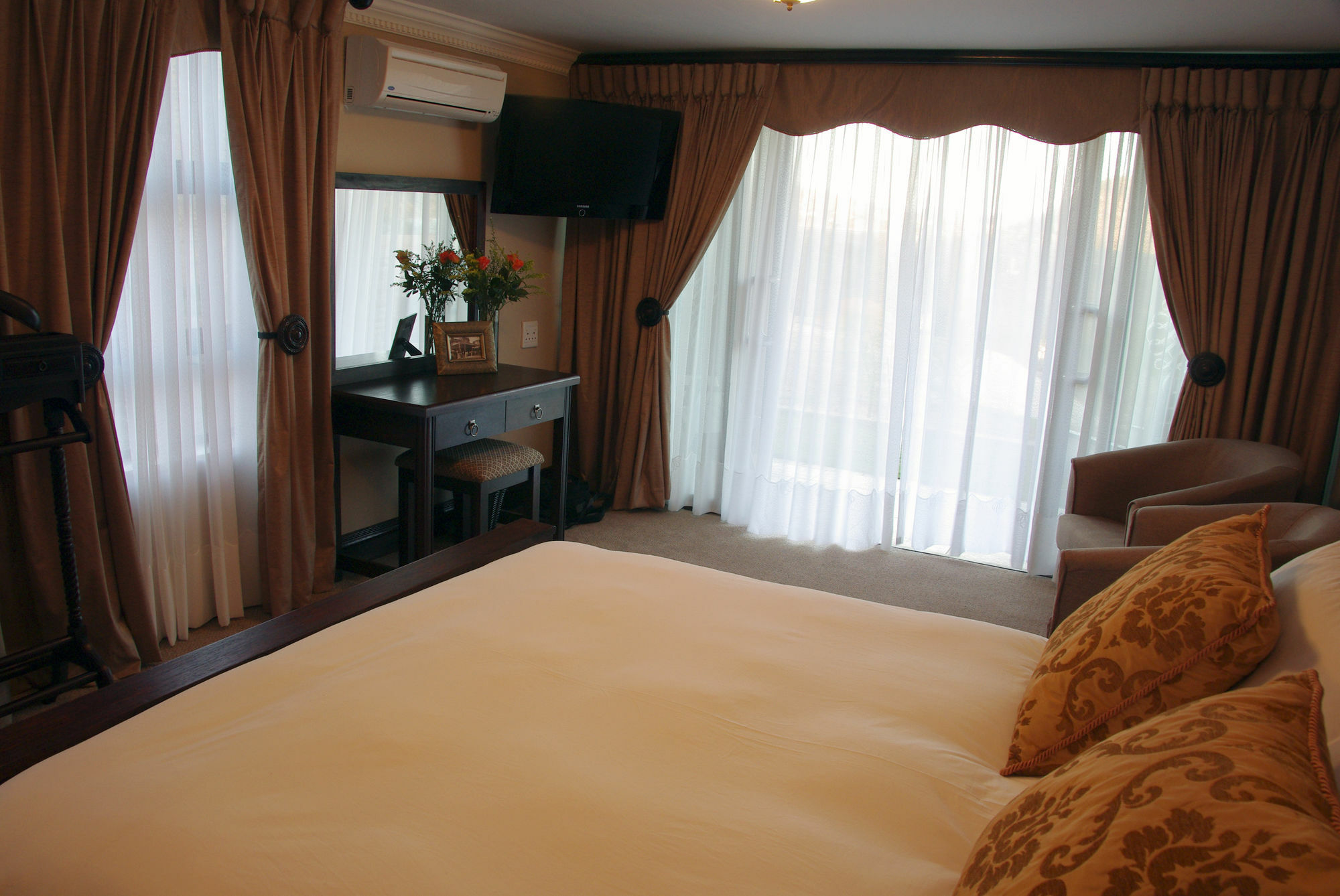 Chateau La Mer Exclusive Guesthouse & Spa Hartbeespoort Exteriör bild