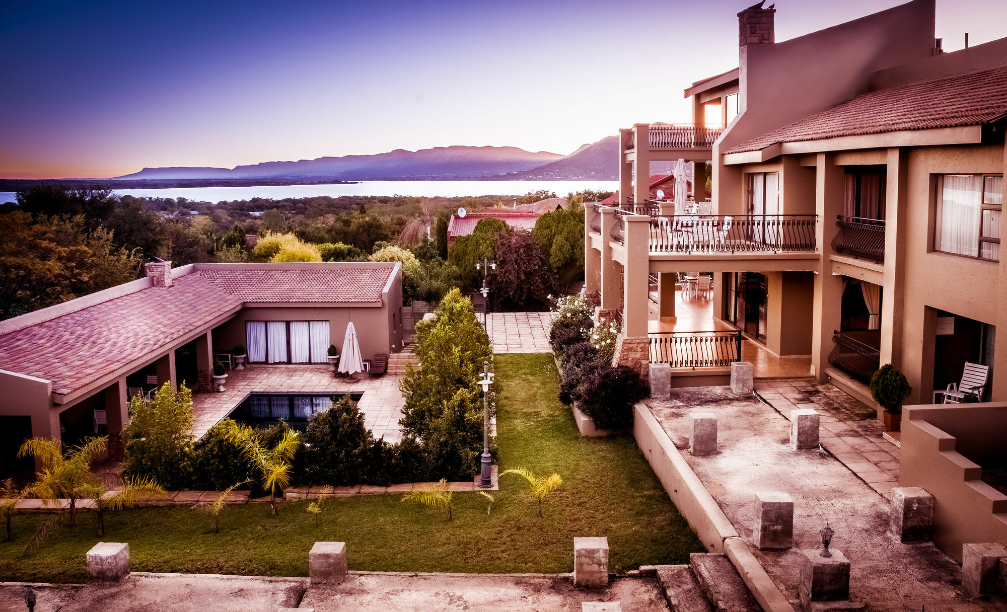 Chateau La Mer Exclusive Guesthouse & Spa Hartbeespoort Exteriör bild